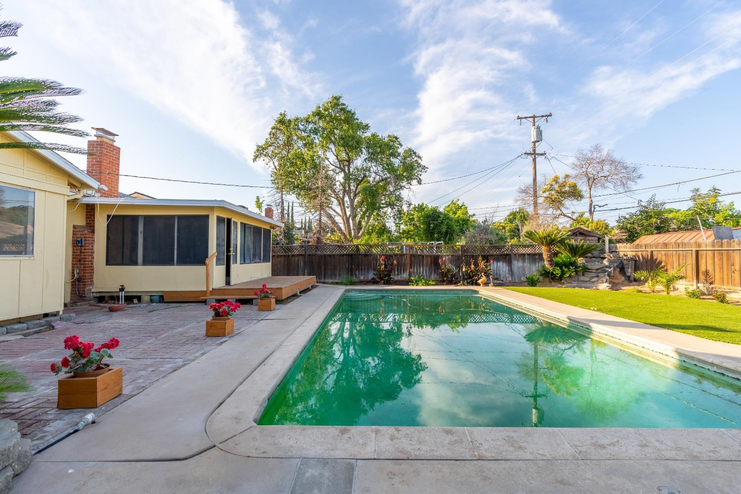4672 N Augusta Street