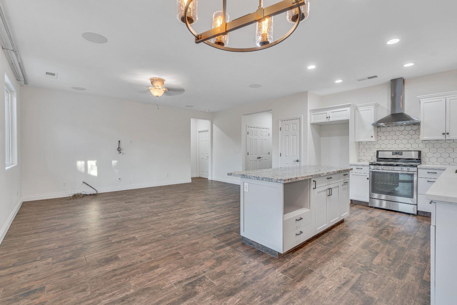 3039 Wrenwood Avenue