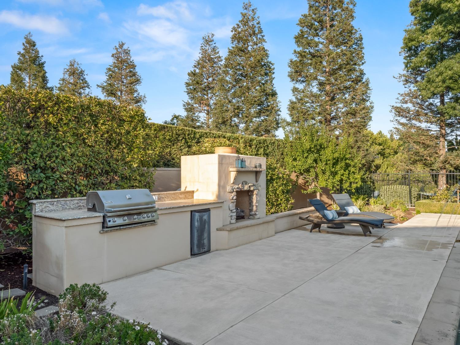 12226 N Via Tesoro Avenue