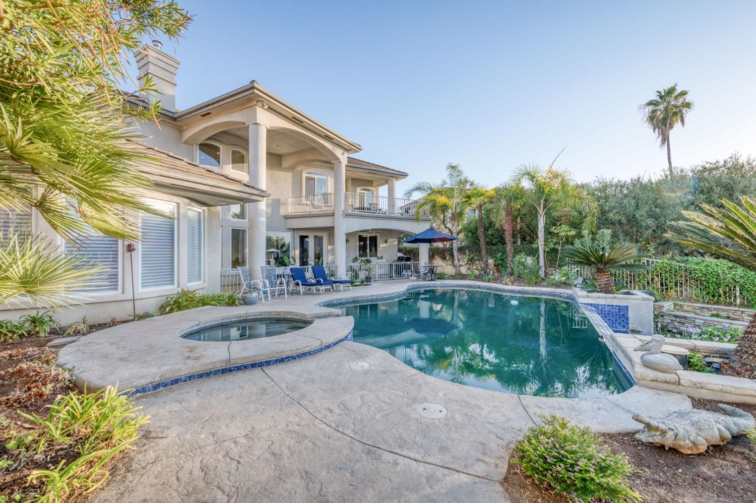 2723 W Lake Van Ness Circle