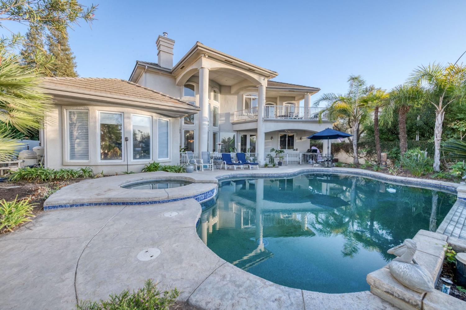 2723 W Lake Van Ness Circle