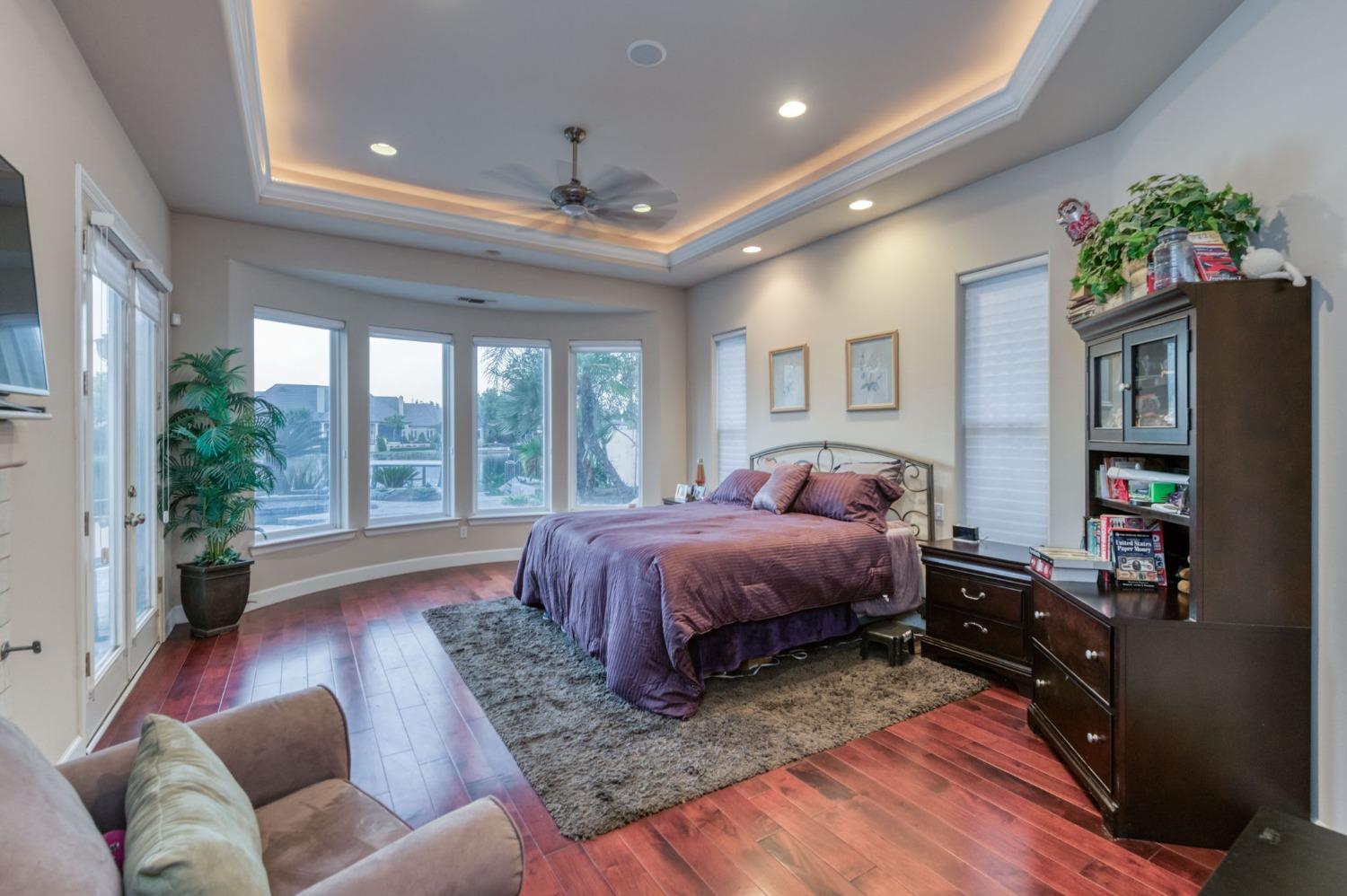 2723 W Lake Van Ness Circle