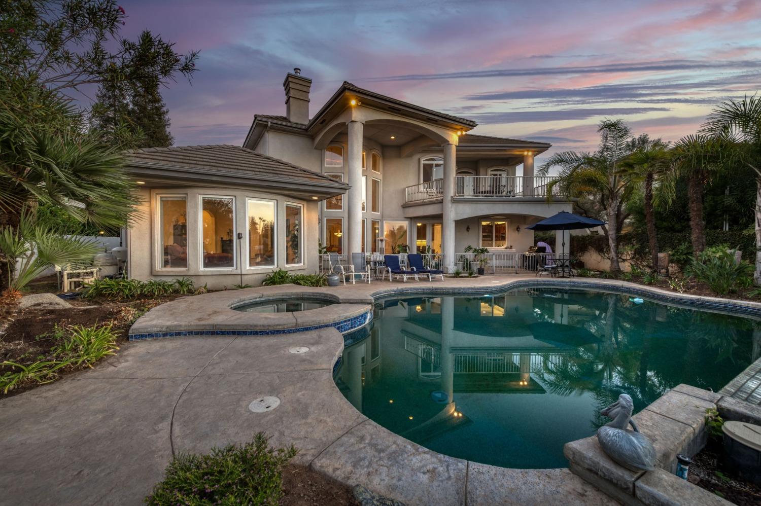 2723 W Lake Van Ness Circle