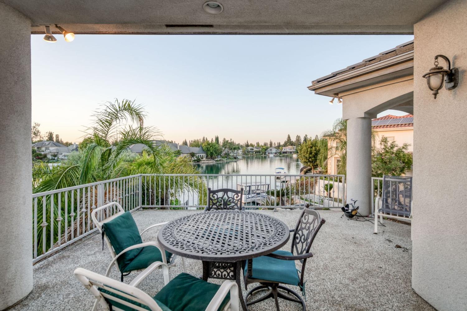 2723 W Lake Van Ness Circle