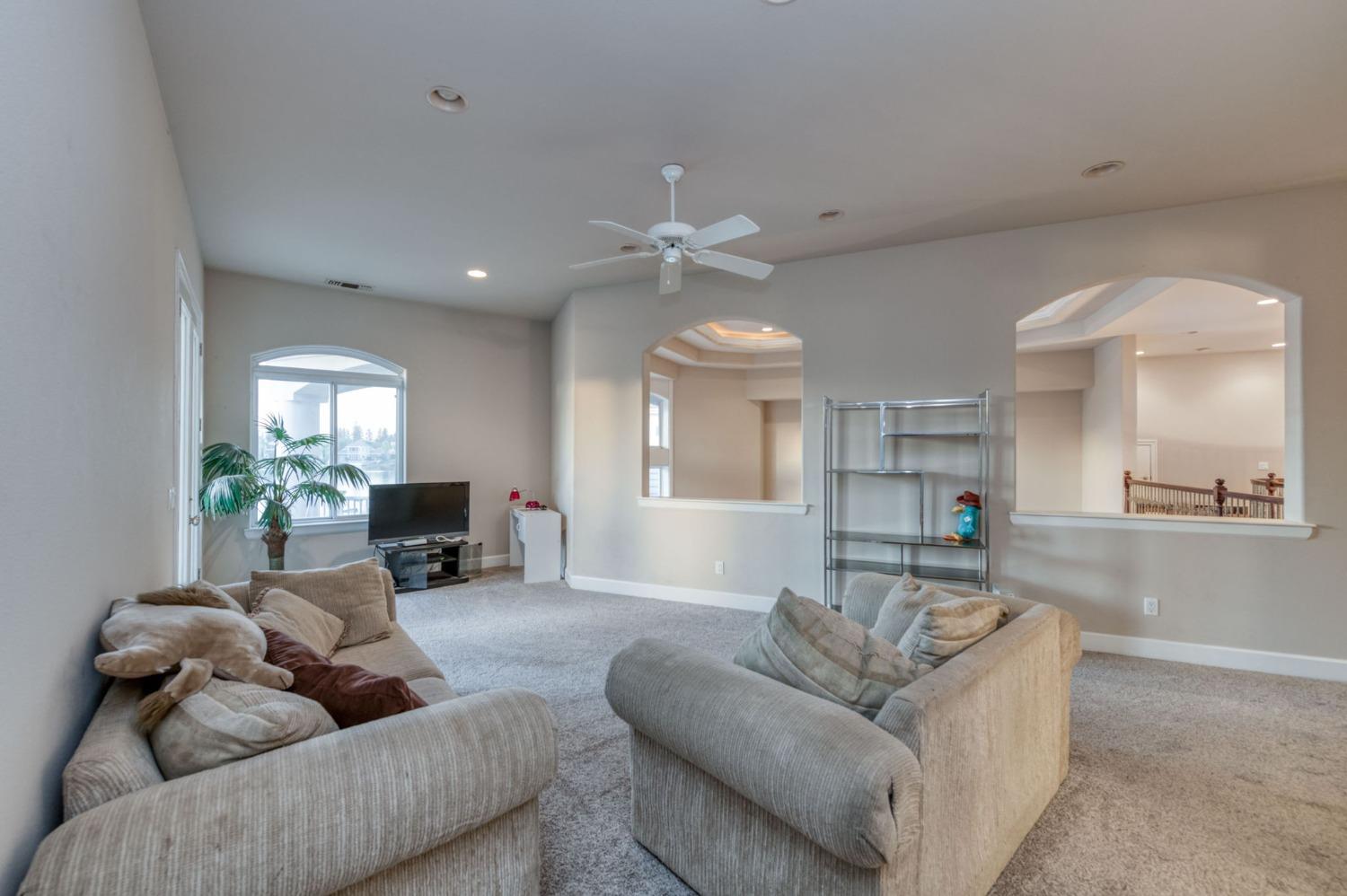 2723 W Lake Van Ness Circle