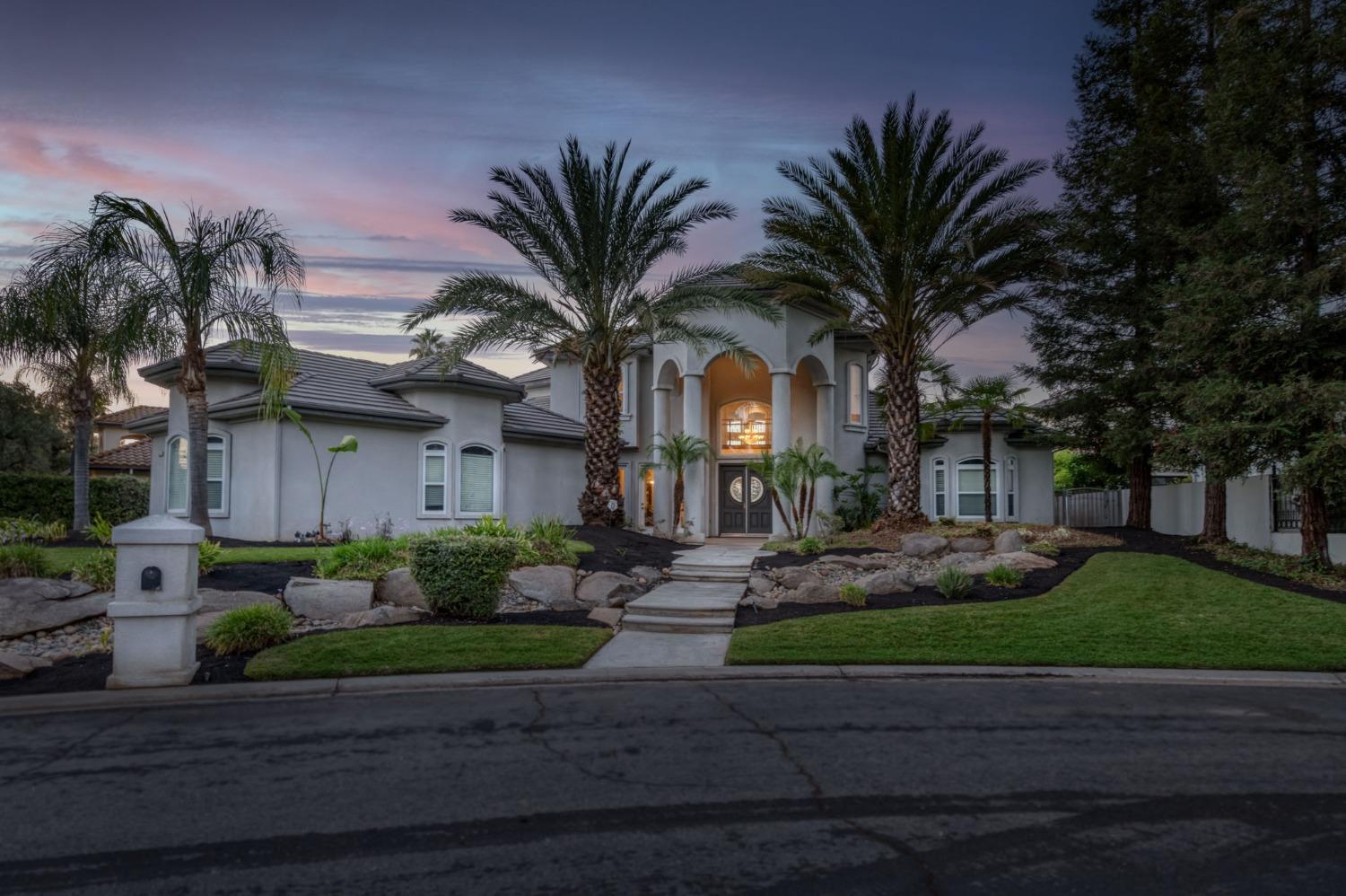 2723 W Lake Van Ness Circle
