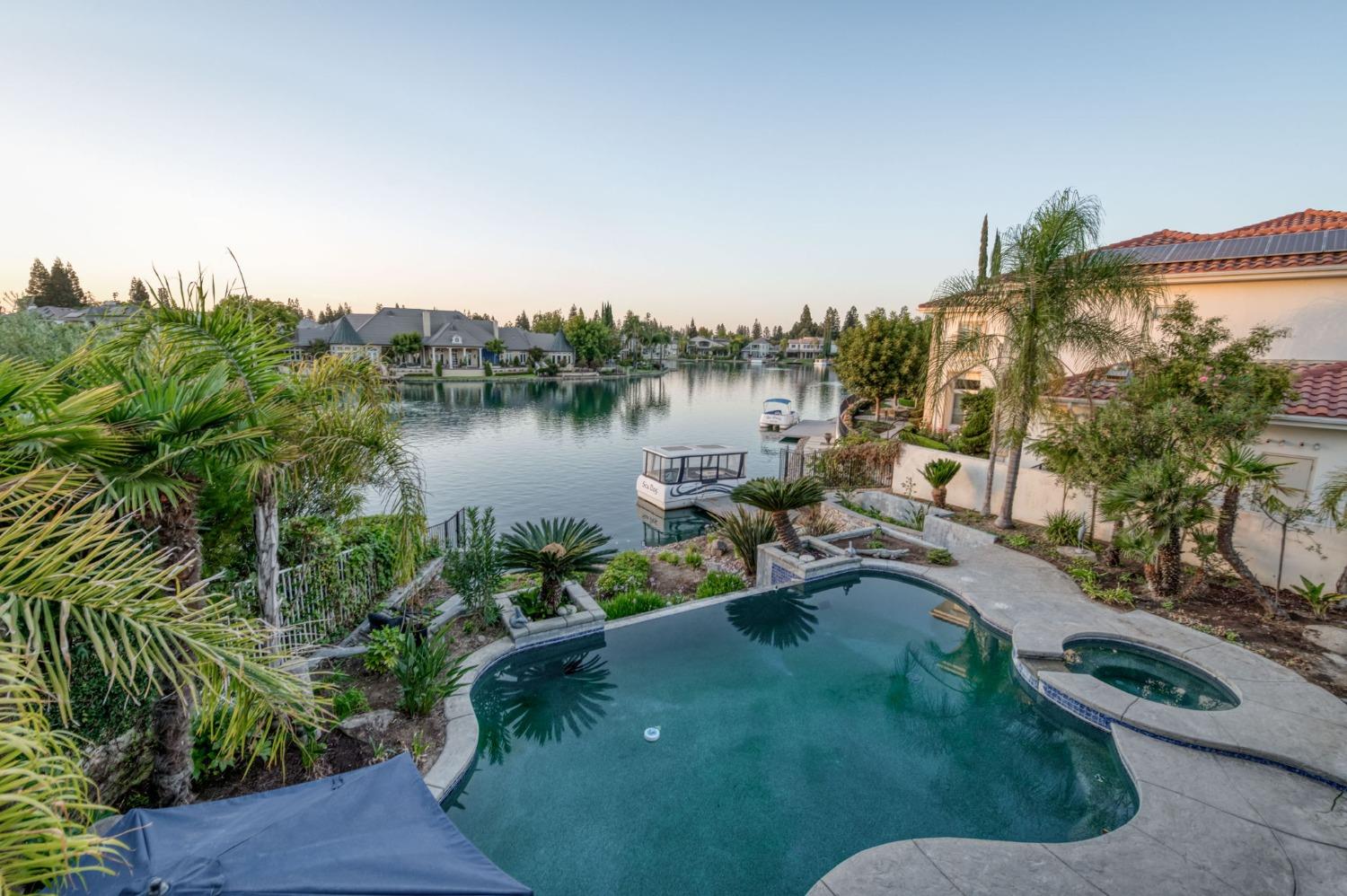 2723 W Lake Van Ness Circle