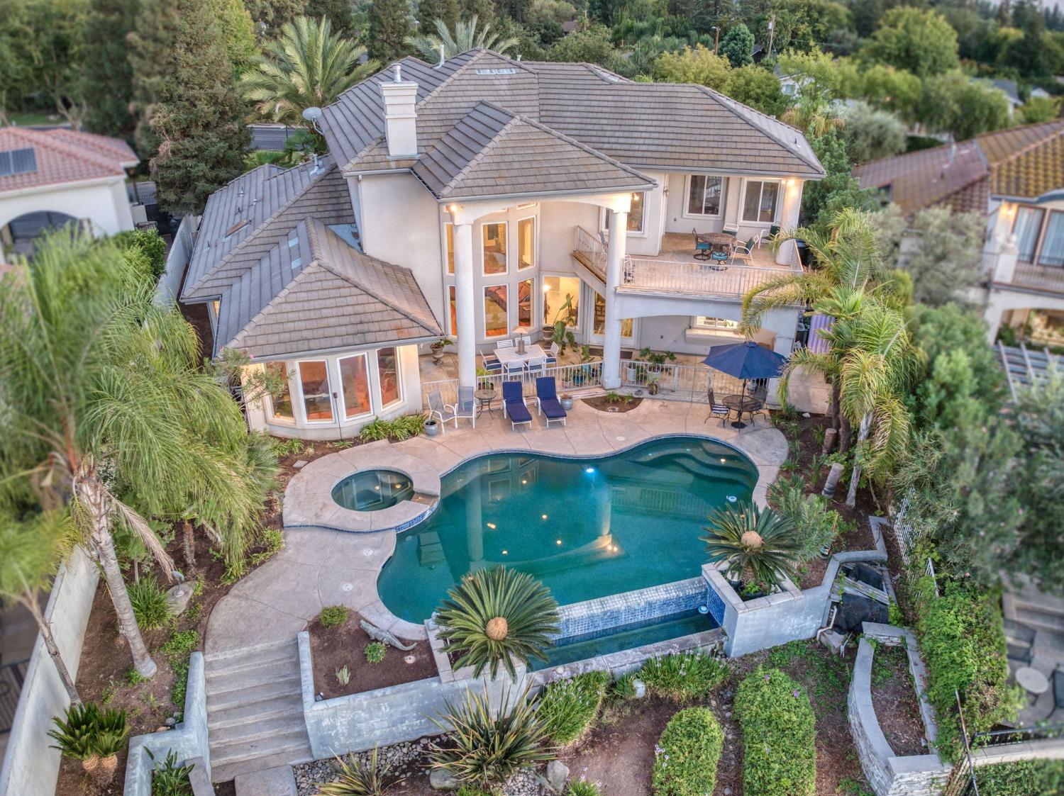 2723 W Lake Van Ness Circle