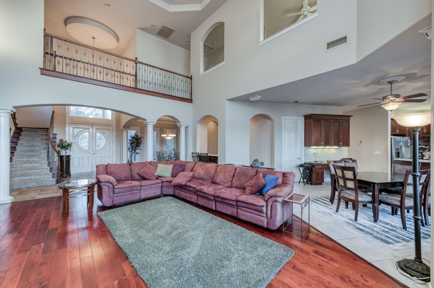 2723 W Lake Van Ness Circle