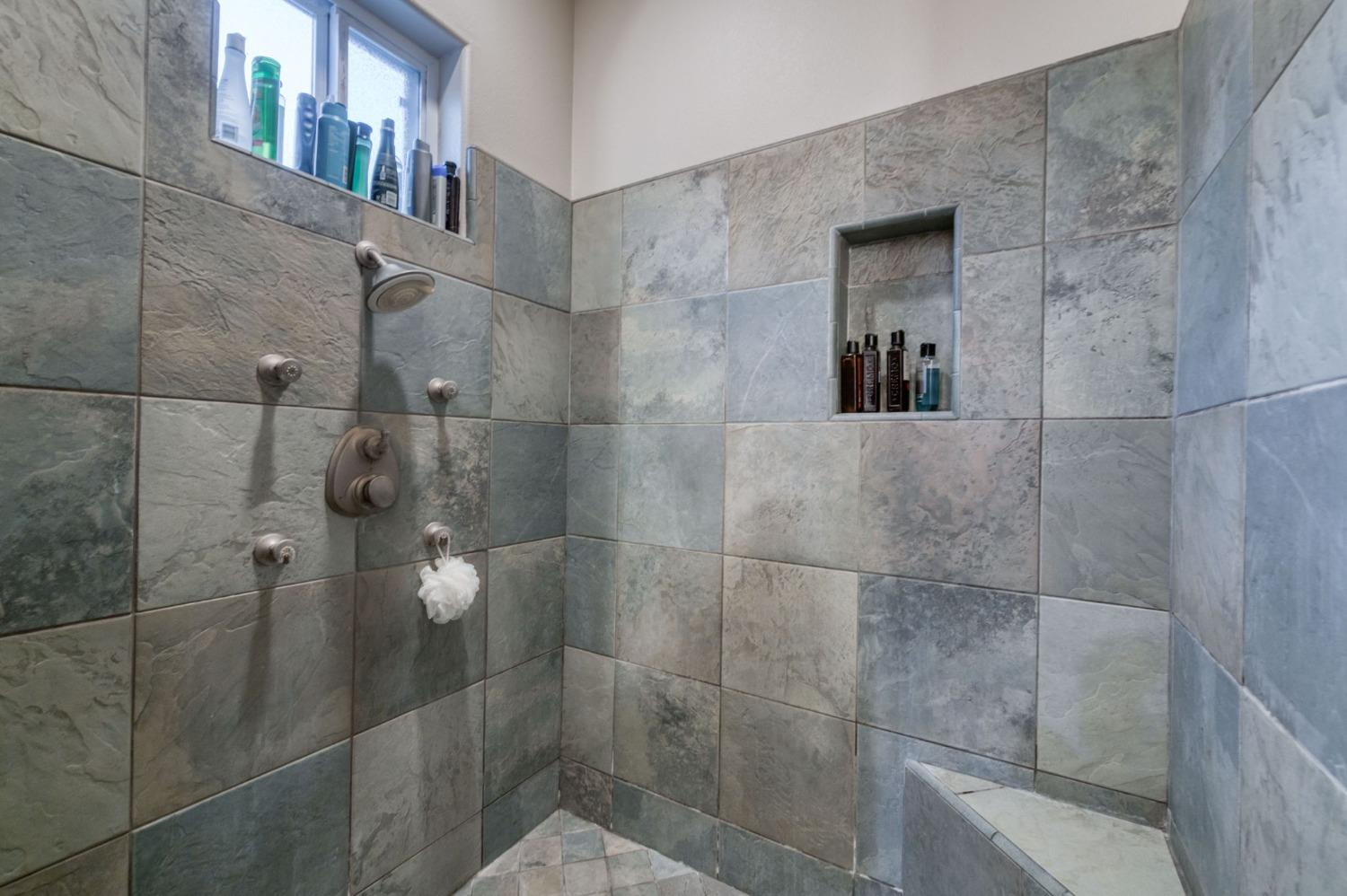 2723 W Lake Van Ness Circle