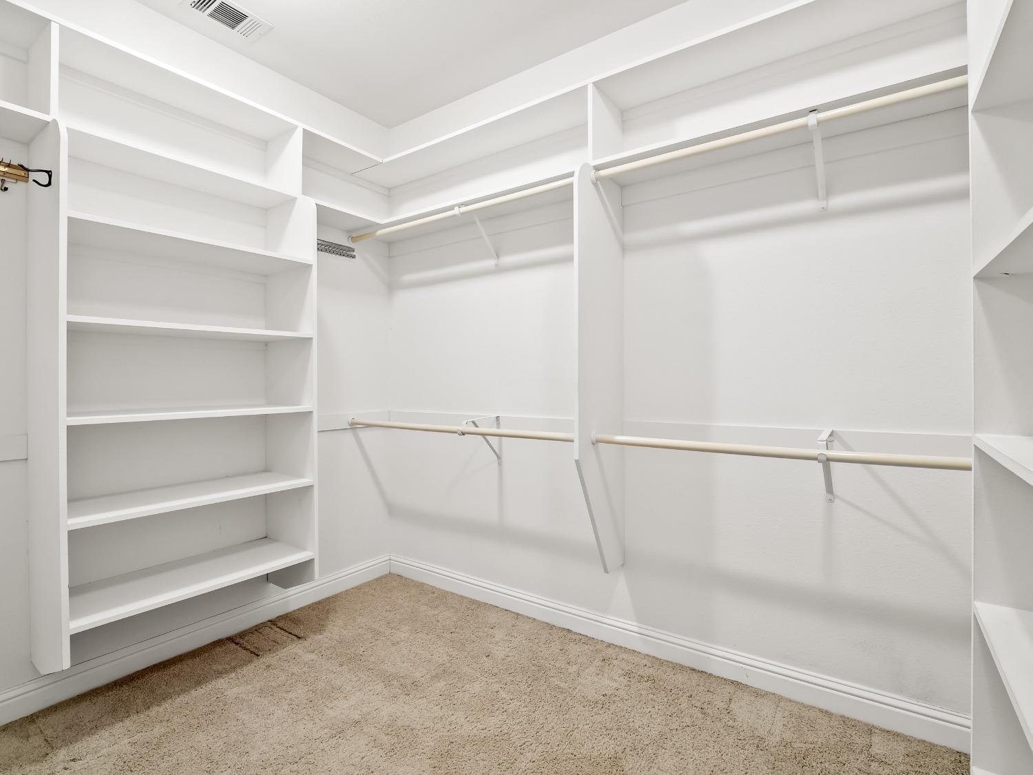 2567 W Lake Van Ness Circle