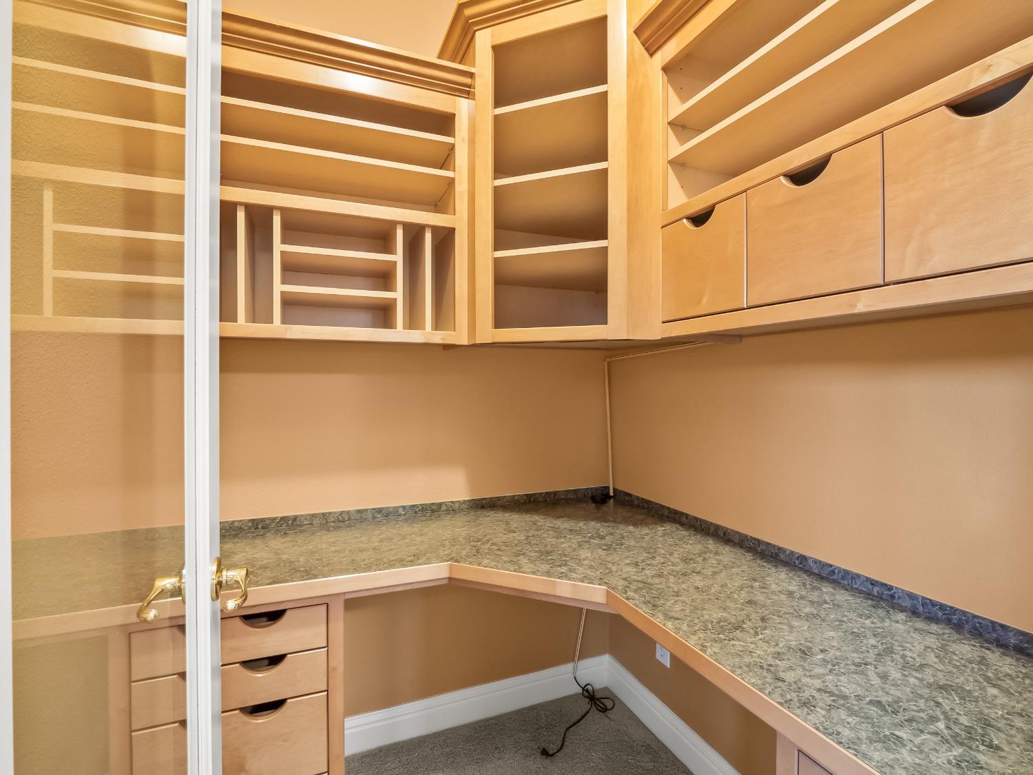 2567 W Lake Van Ness Circle
