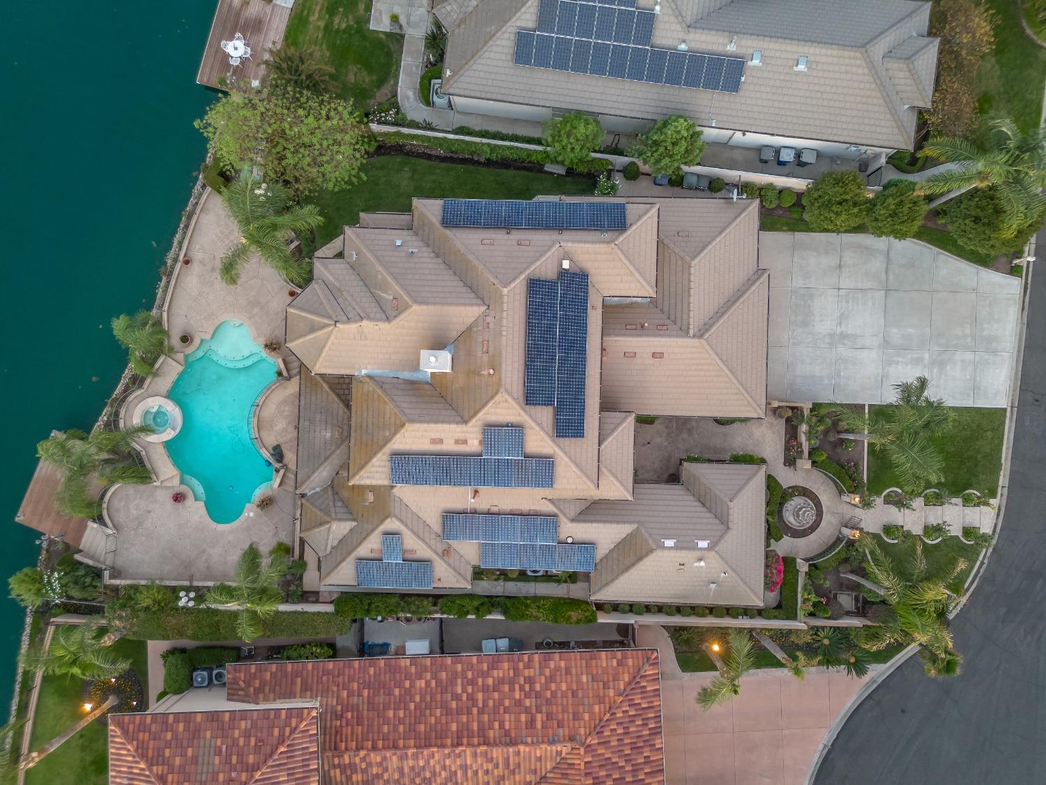 2567 W Lake Van Ness Circle