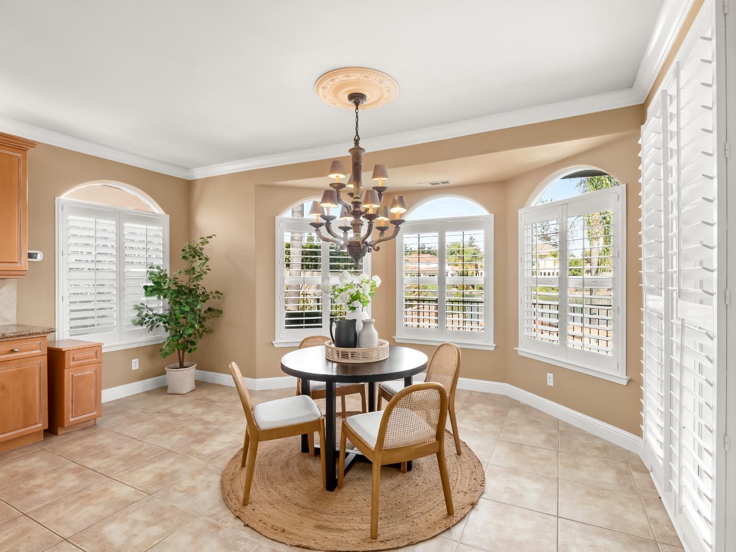 2567 W Lake Van Ness Circle