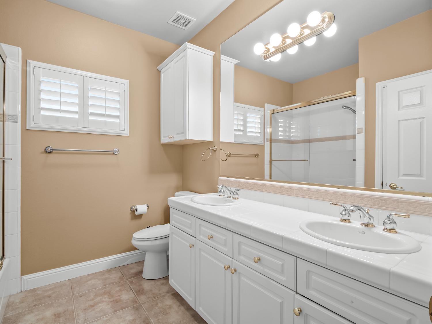 2567 W Lake Van Ness Circle