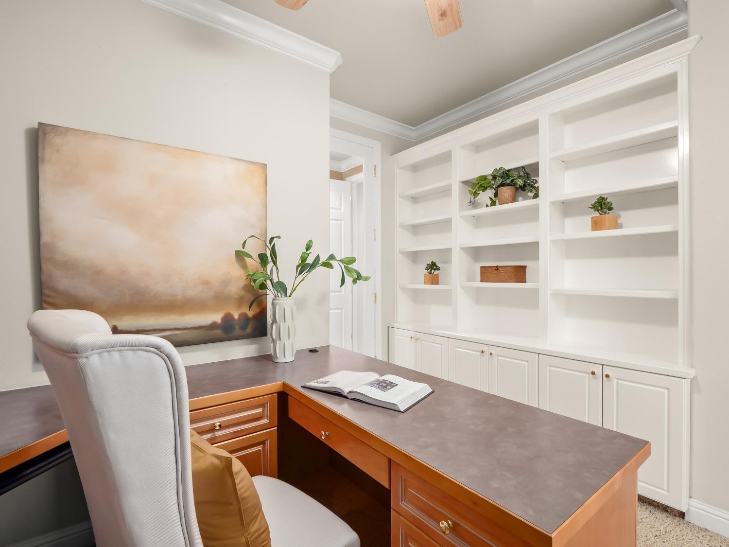 2567 W Lake Van Ness Circle