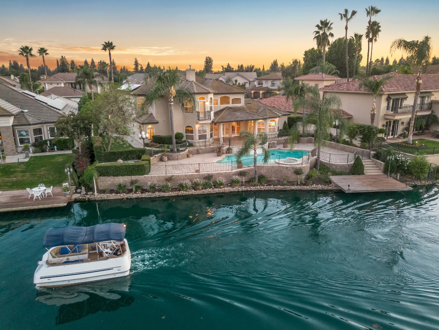 2567 W Lake Van Ness Circle