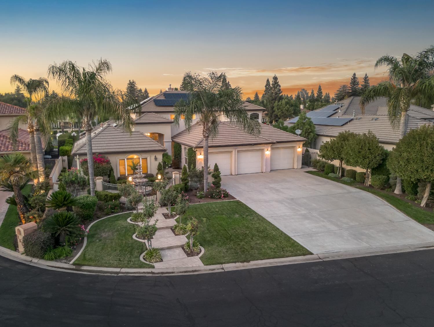 2567 W Lake Van Ness Circle