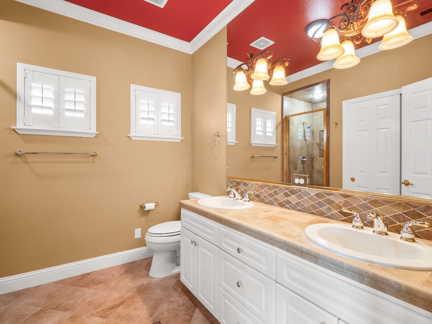 2567 W Lake Van Ness Circle