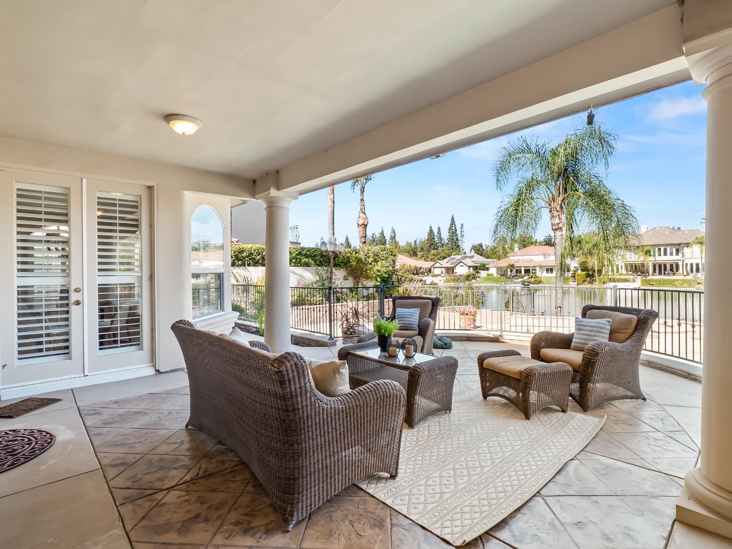 2567 W Lake Van Ness Circle