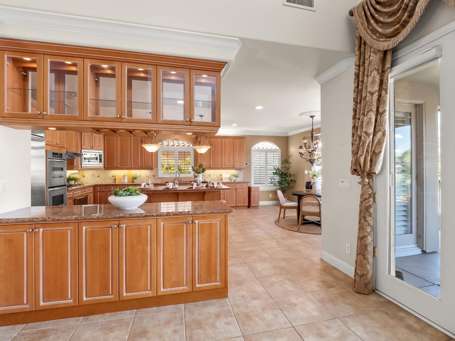 2567 W Lake Van Ness Circle