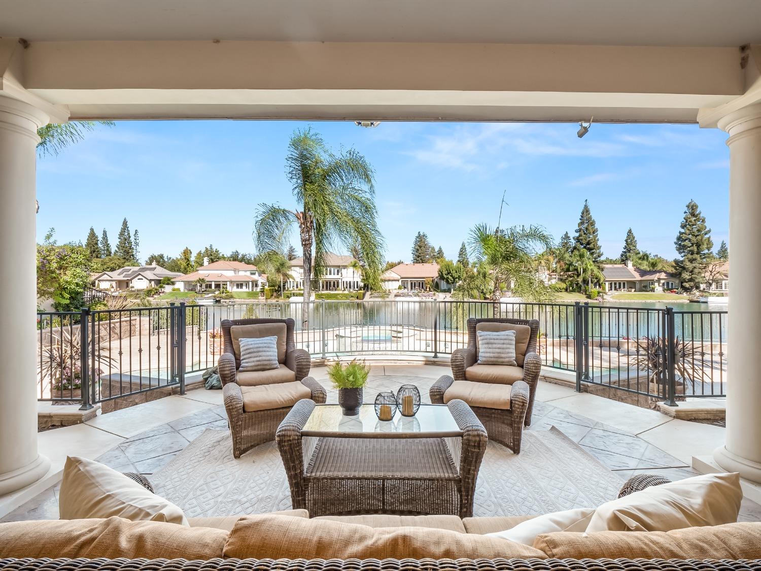 2567 W Lake Van Ness Circle