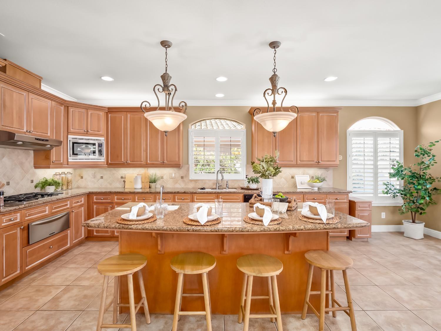 2567 W Lake Van Ness Circle