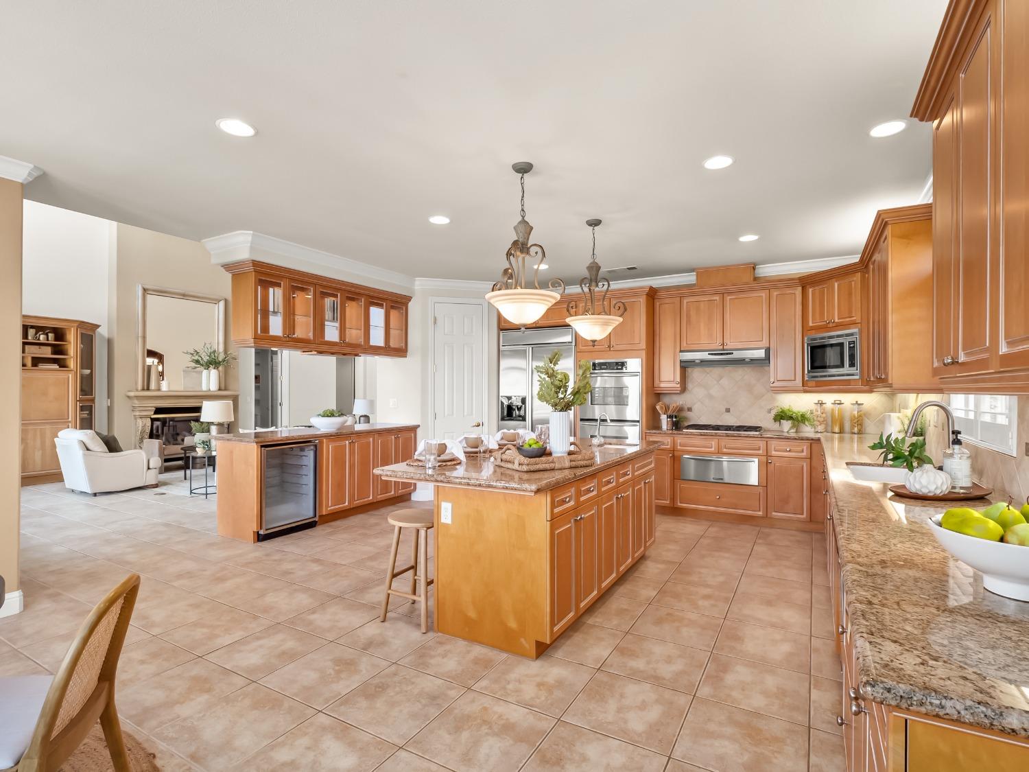 2567 W Lake Van Ness Circle