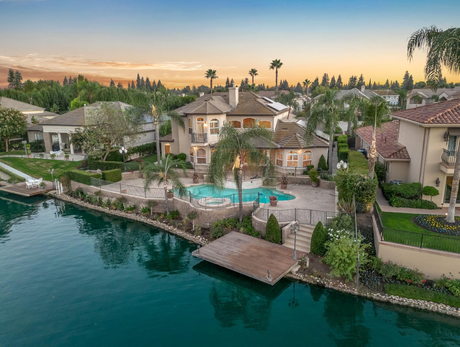 2567 W Lake Van Ness Circle