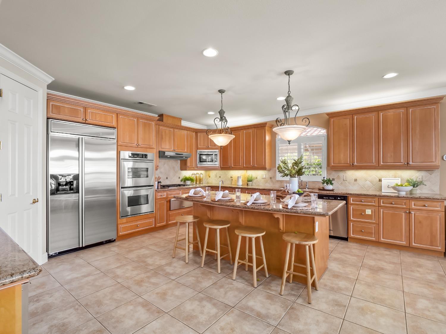 2567 W Lake Van Ness Circle
