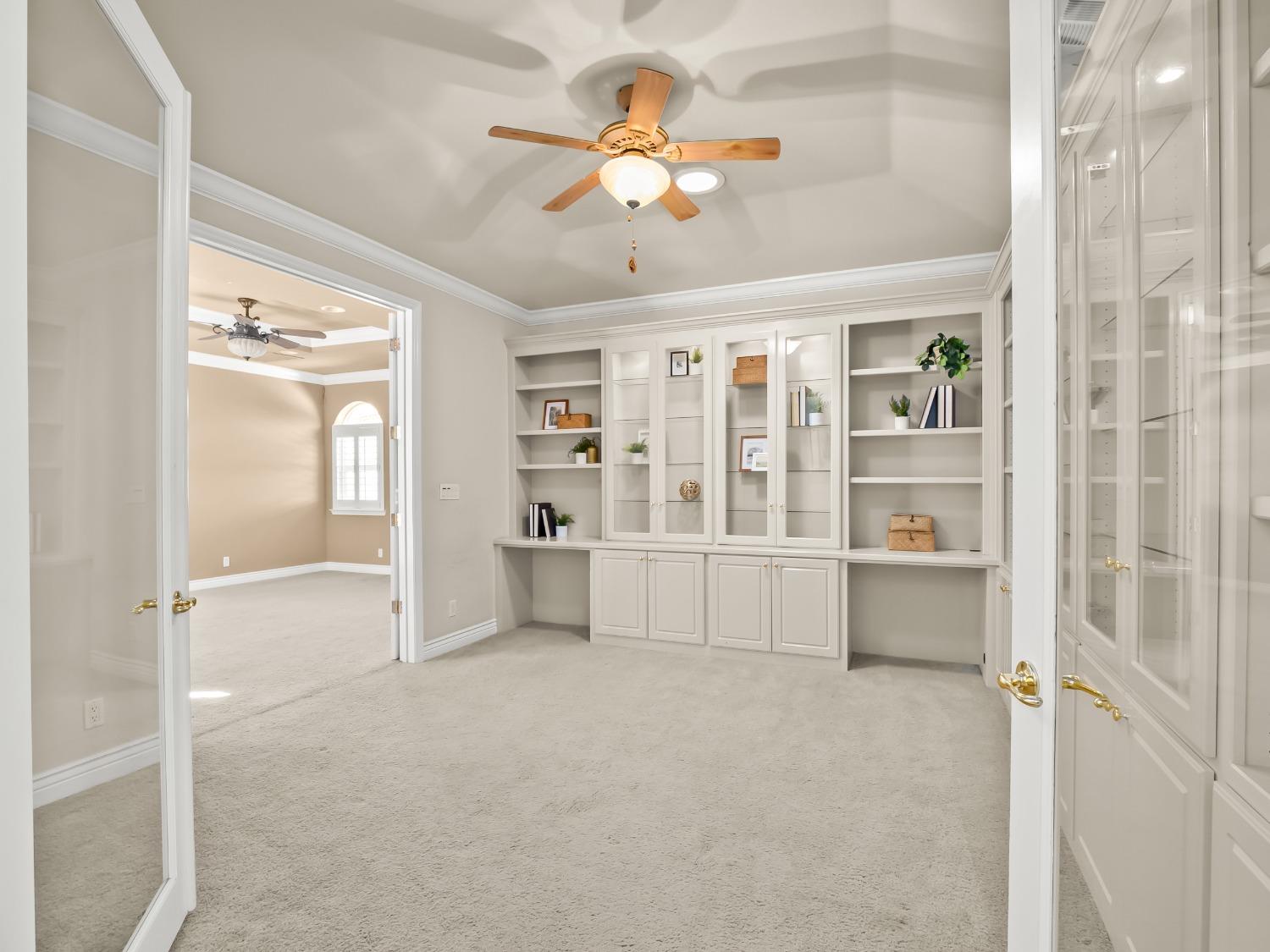 2567 W Lake Van Ness Circle