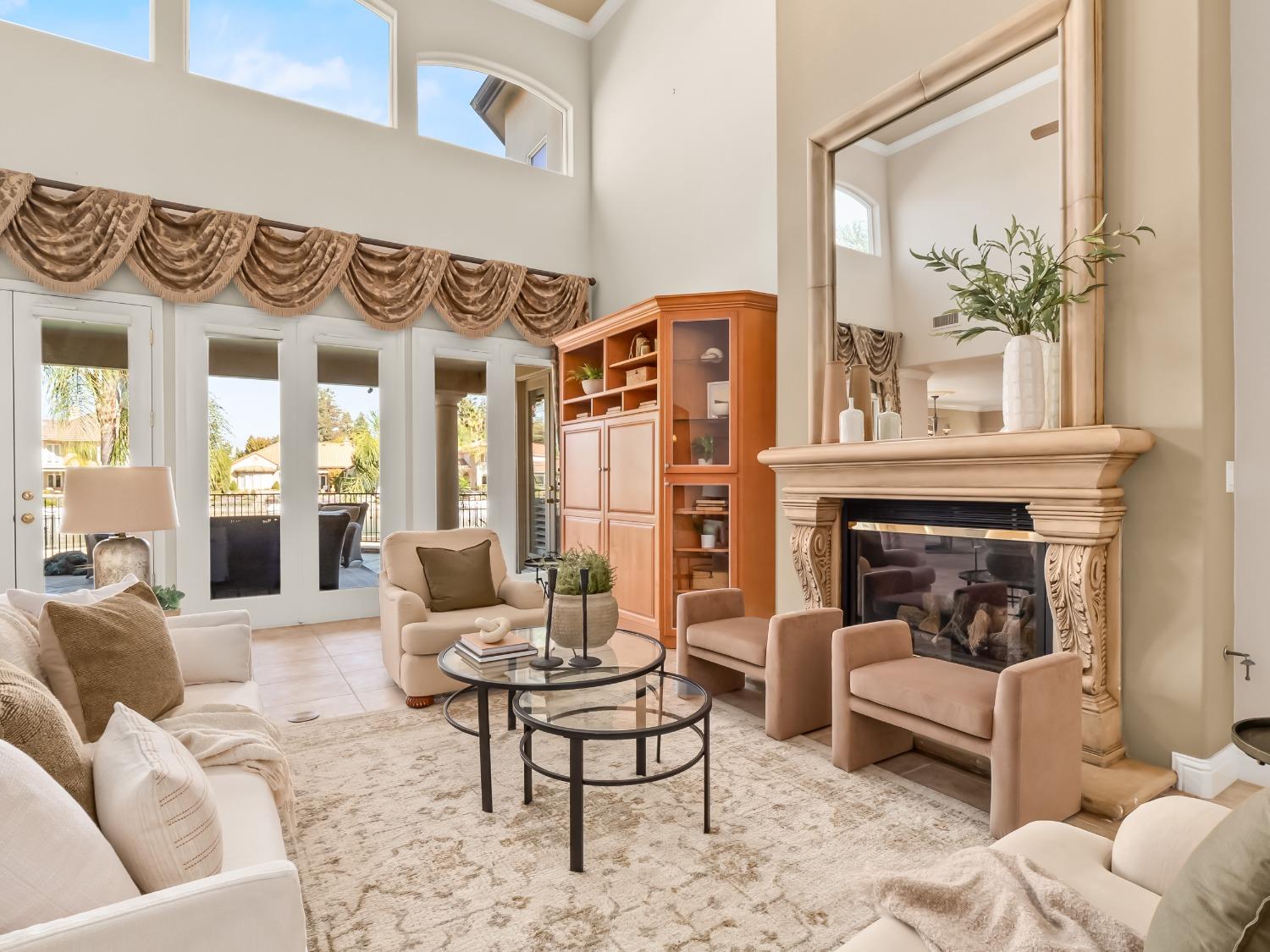 2567 W Lake Van Ness Circle