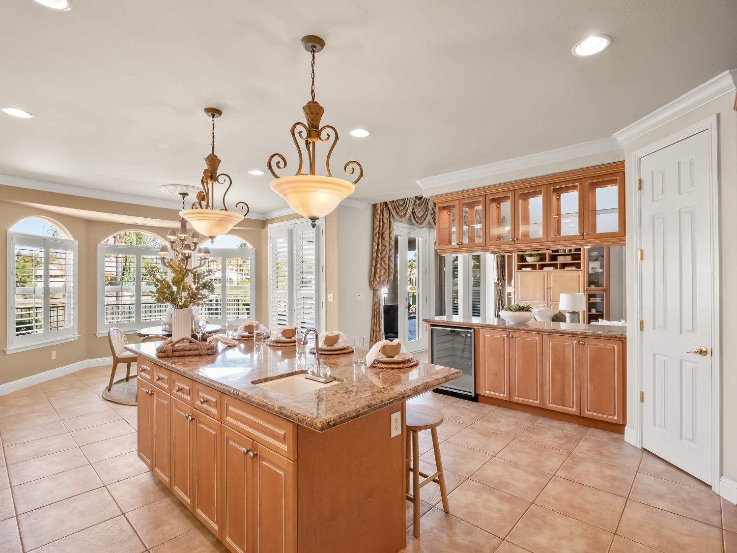 2567 W Lake Van Ness Circle
