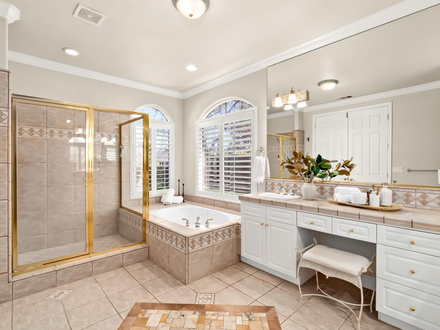 2567 W Lake Van Ness Circle