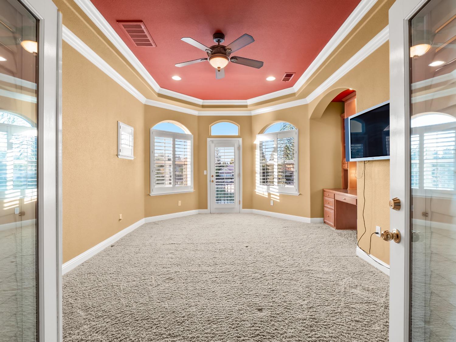 2567 W Lake Van Ness Circle