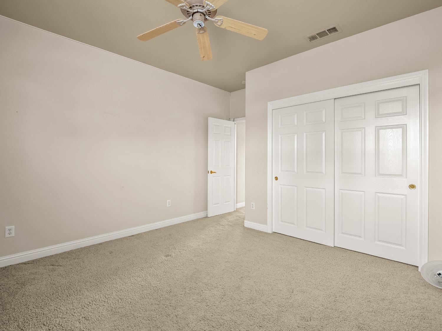 2567 W Lake Van Ness Circle