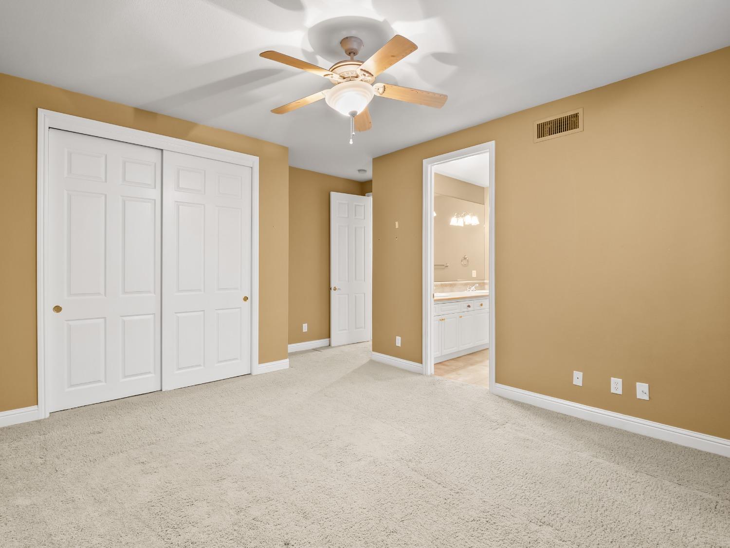 2567 W Lake Van Ness Circle