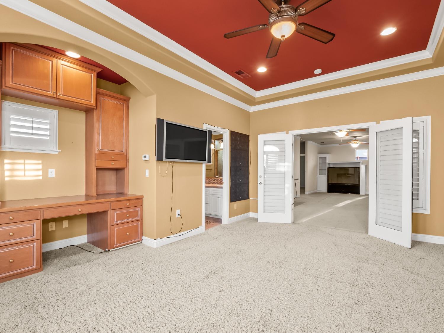 2567 W Lake Van Ness Circle