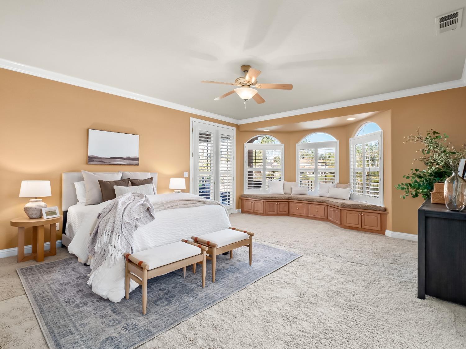 2567 W Lake Van Ness Circle