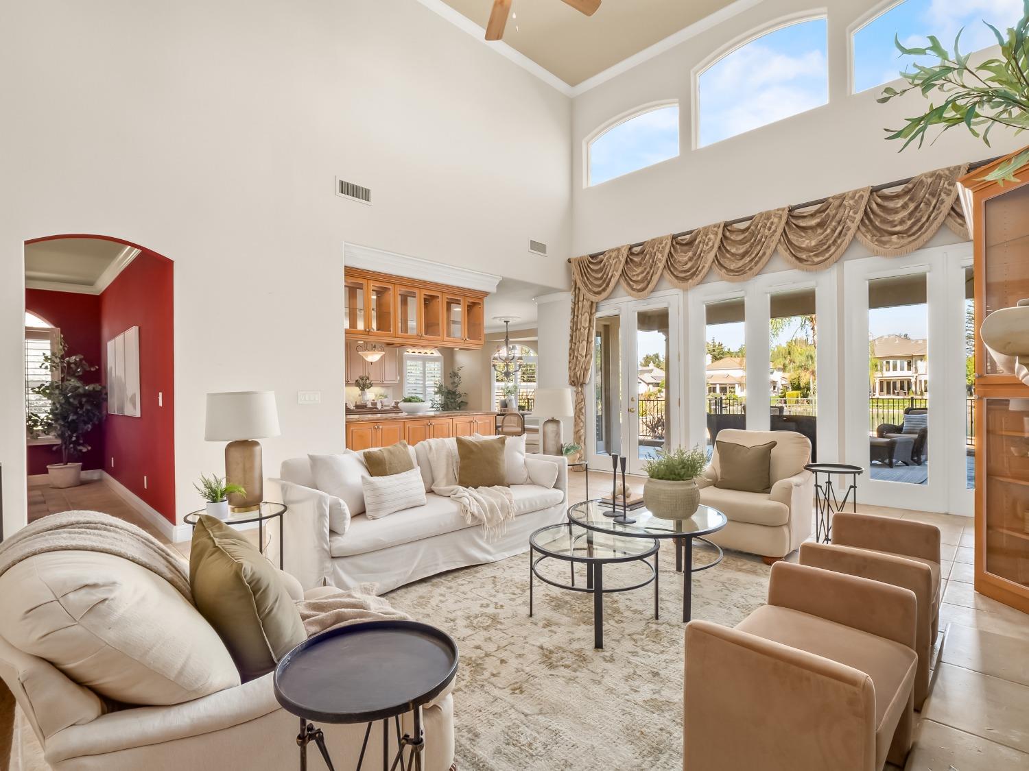 2567 W Lake Van Ness Circle