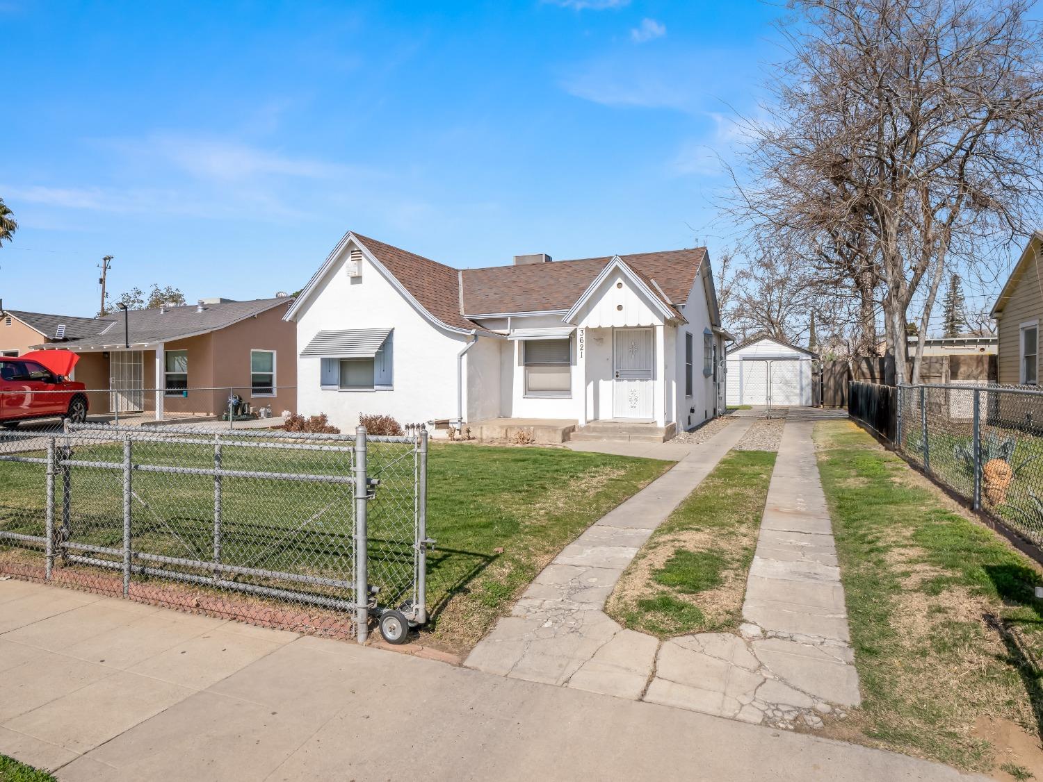 3621 E Mckenzie Avenue