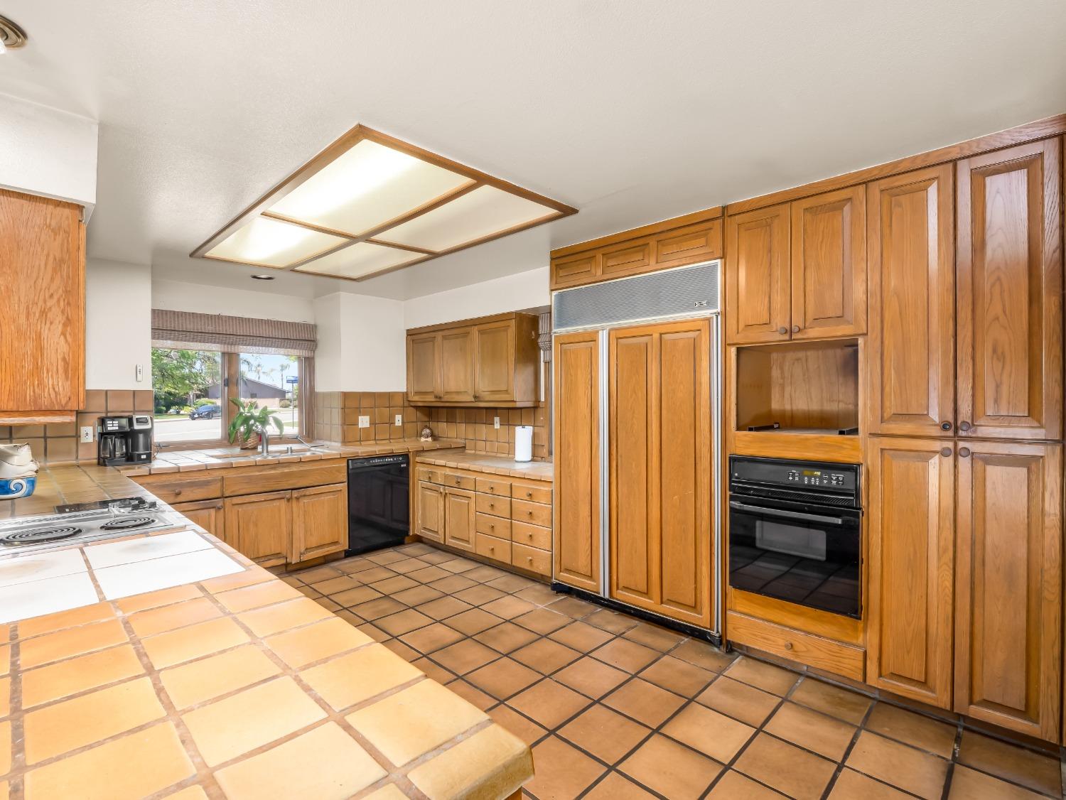 2414 Country Club Lane