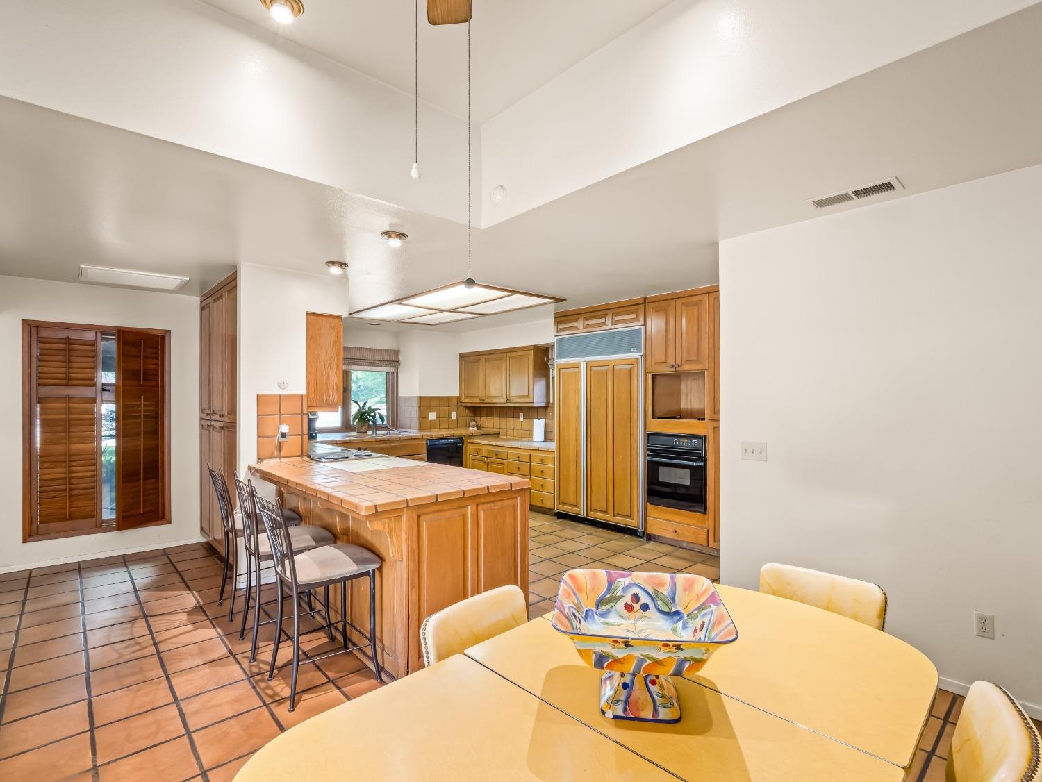 2414 Country Club Lane