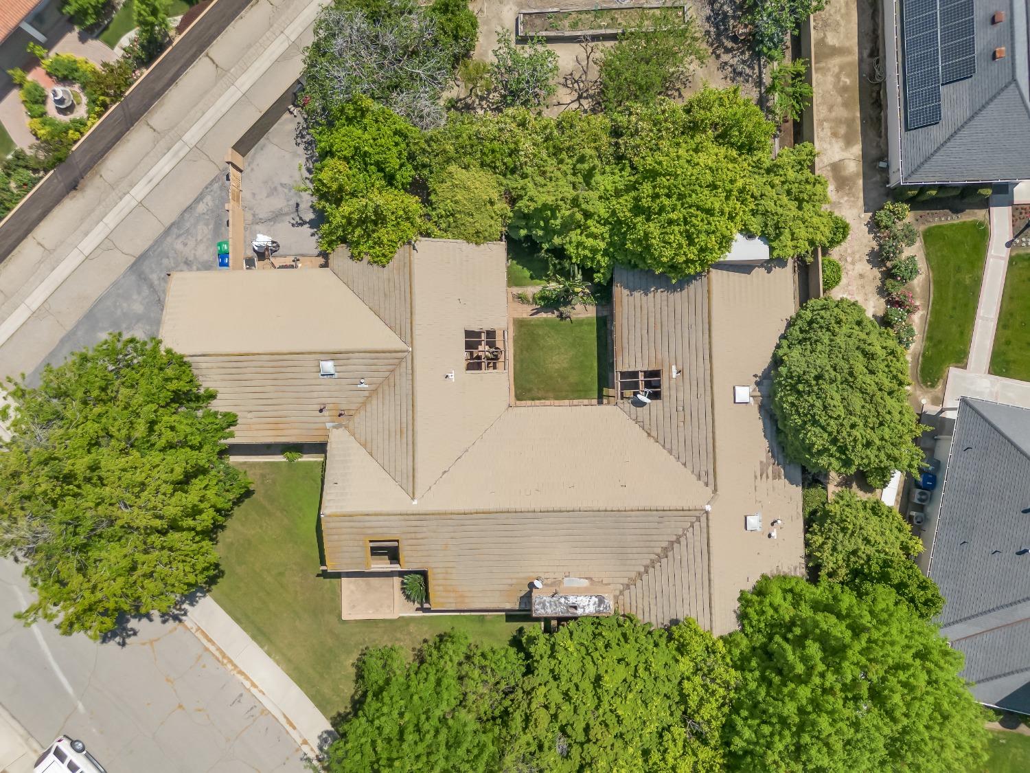 2414 Country Club Lane