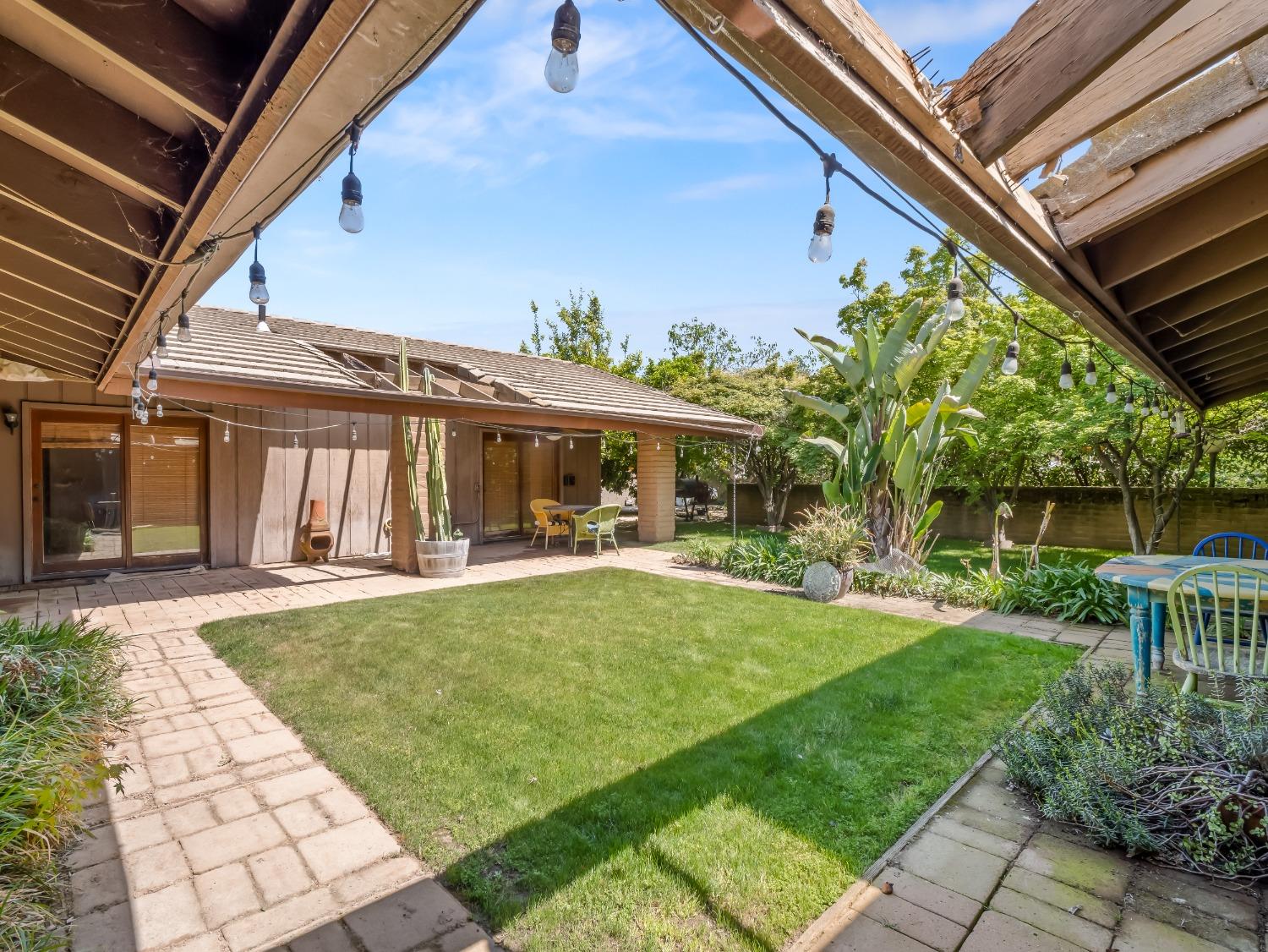 2414 Country Club Lane