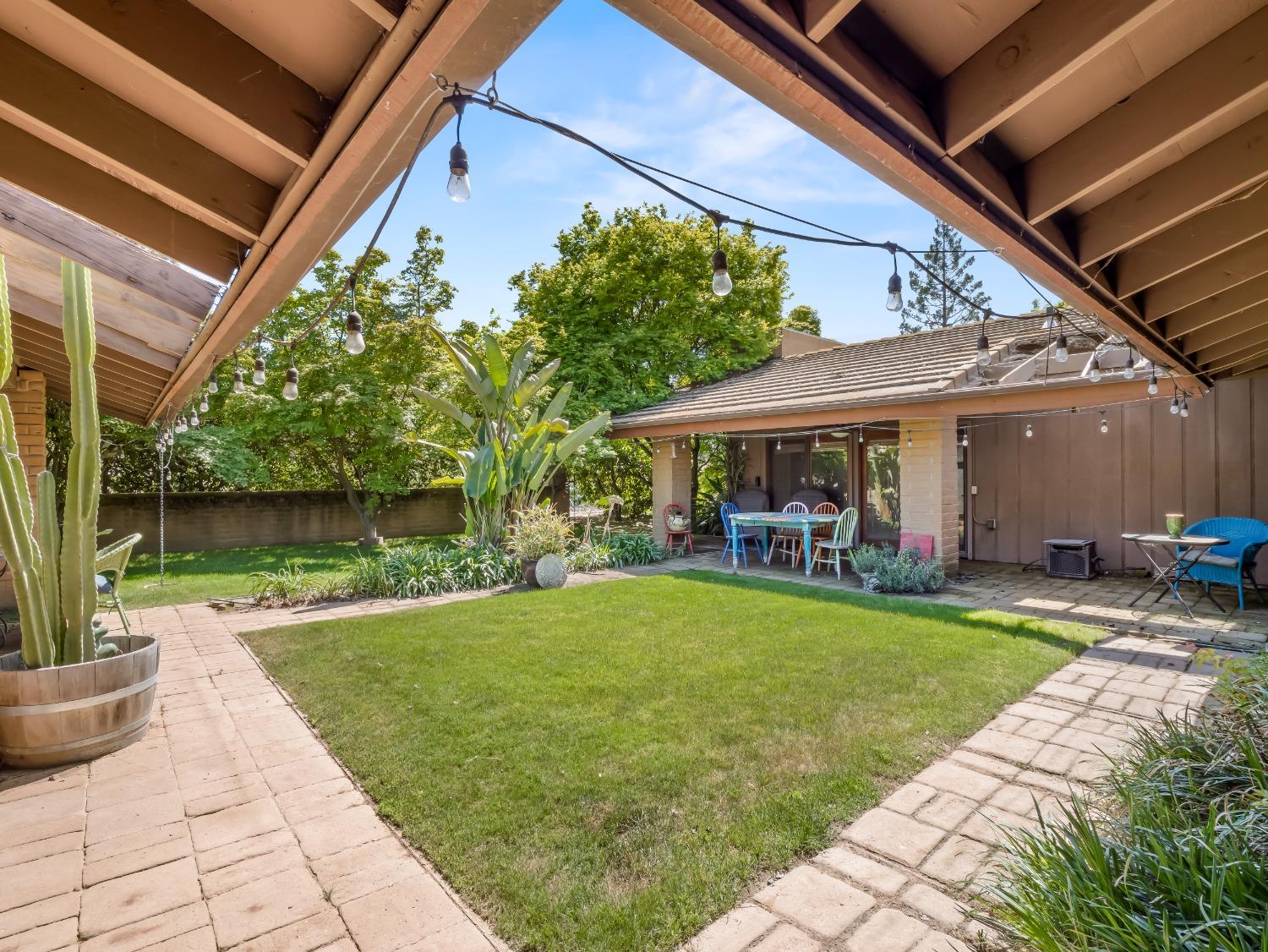 2414 Country Club Lane