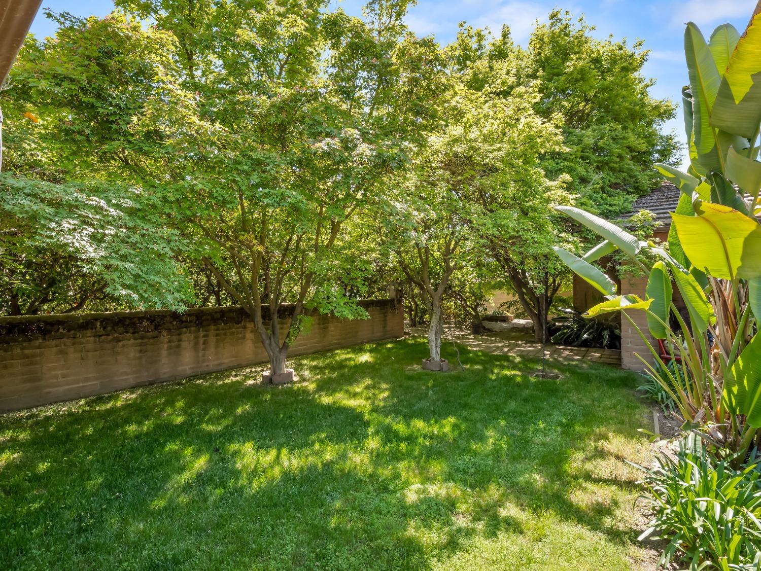 2414 Country Club Lane