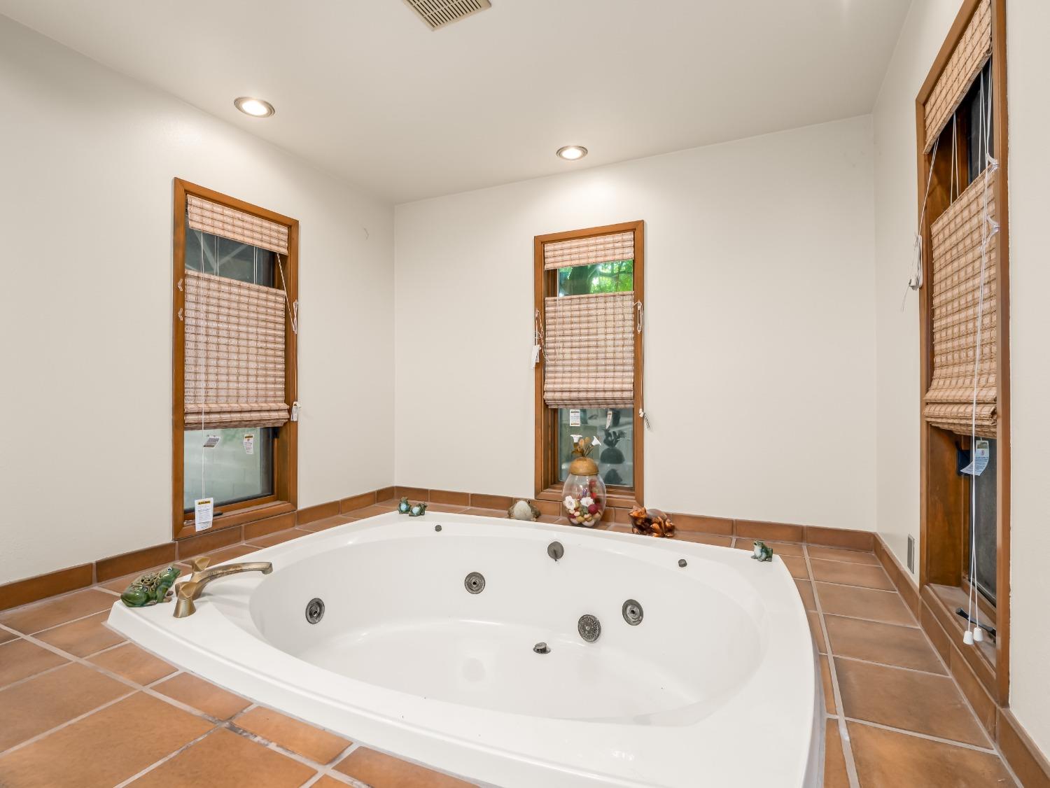 2414 Country Club Lane