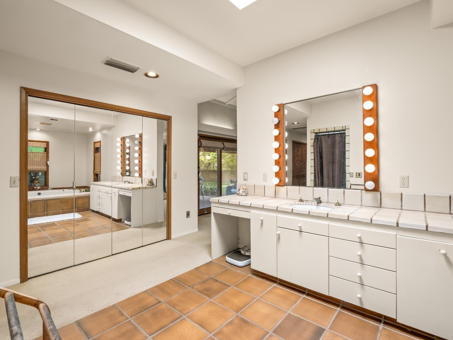 2414 Country Club Lane