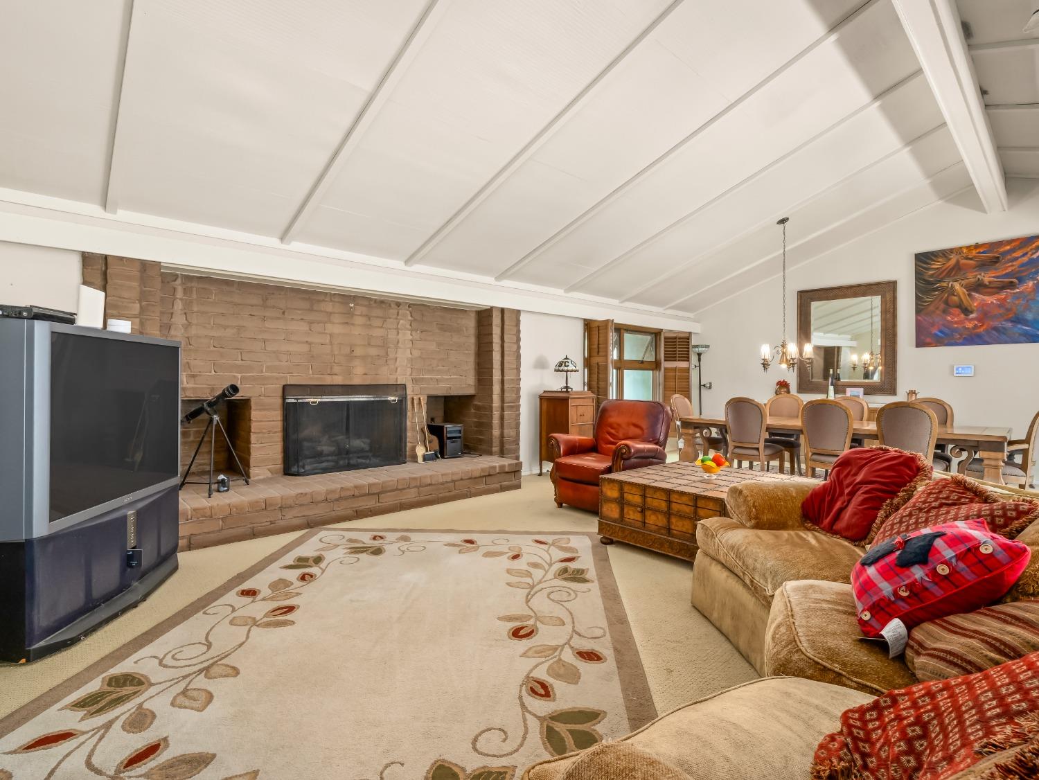 2414 Country Club Lane